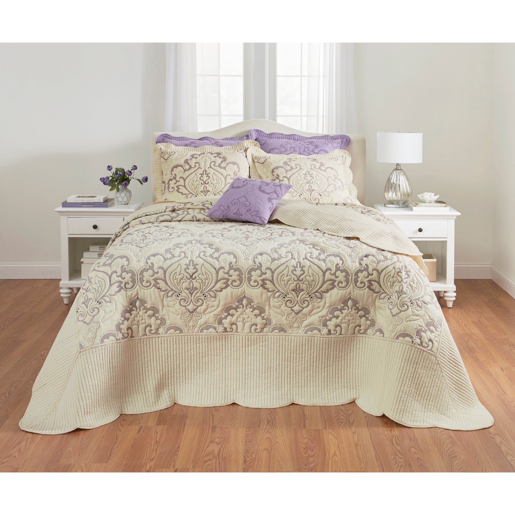 Amelia Bedspread image number 0