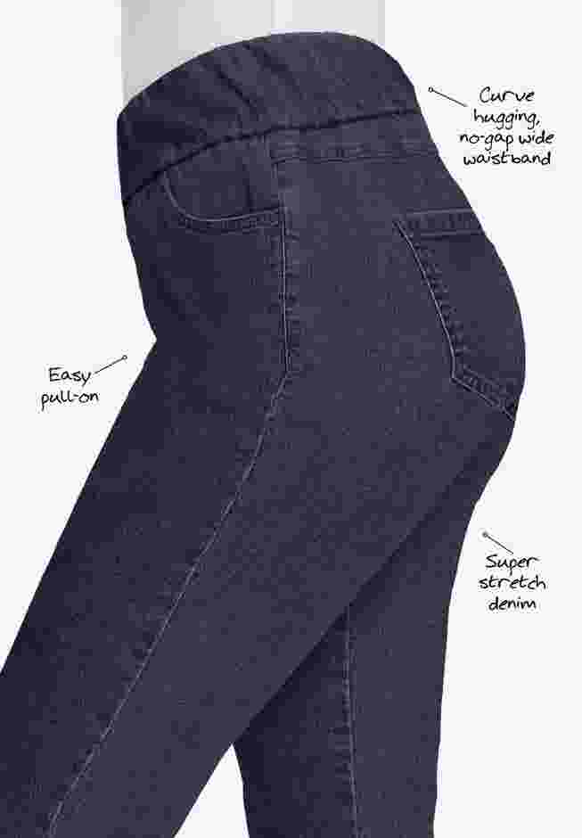 Comfort Waist Stretch Denim Bermuda Short image number 5