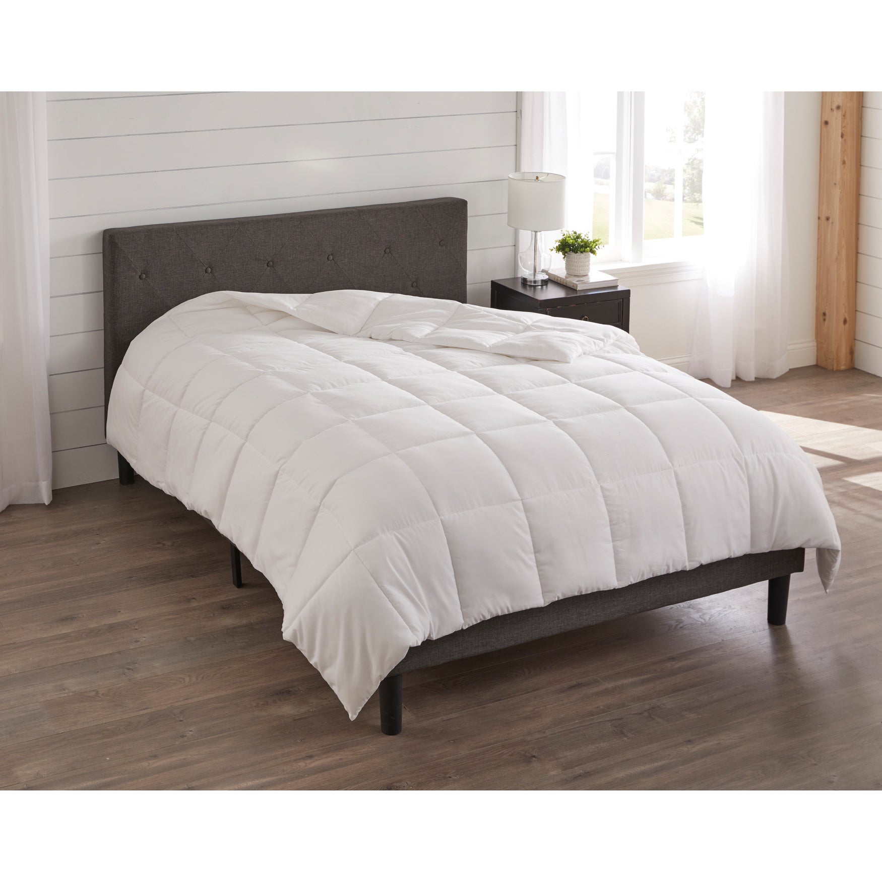 Down Alternative Comforter image number 0