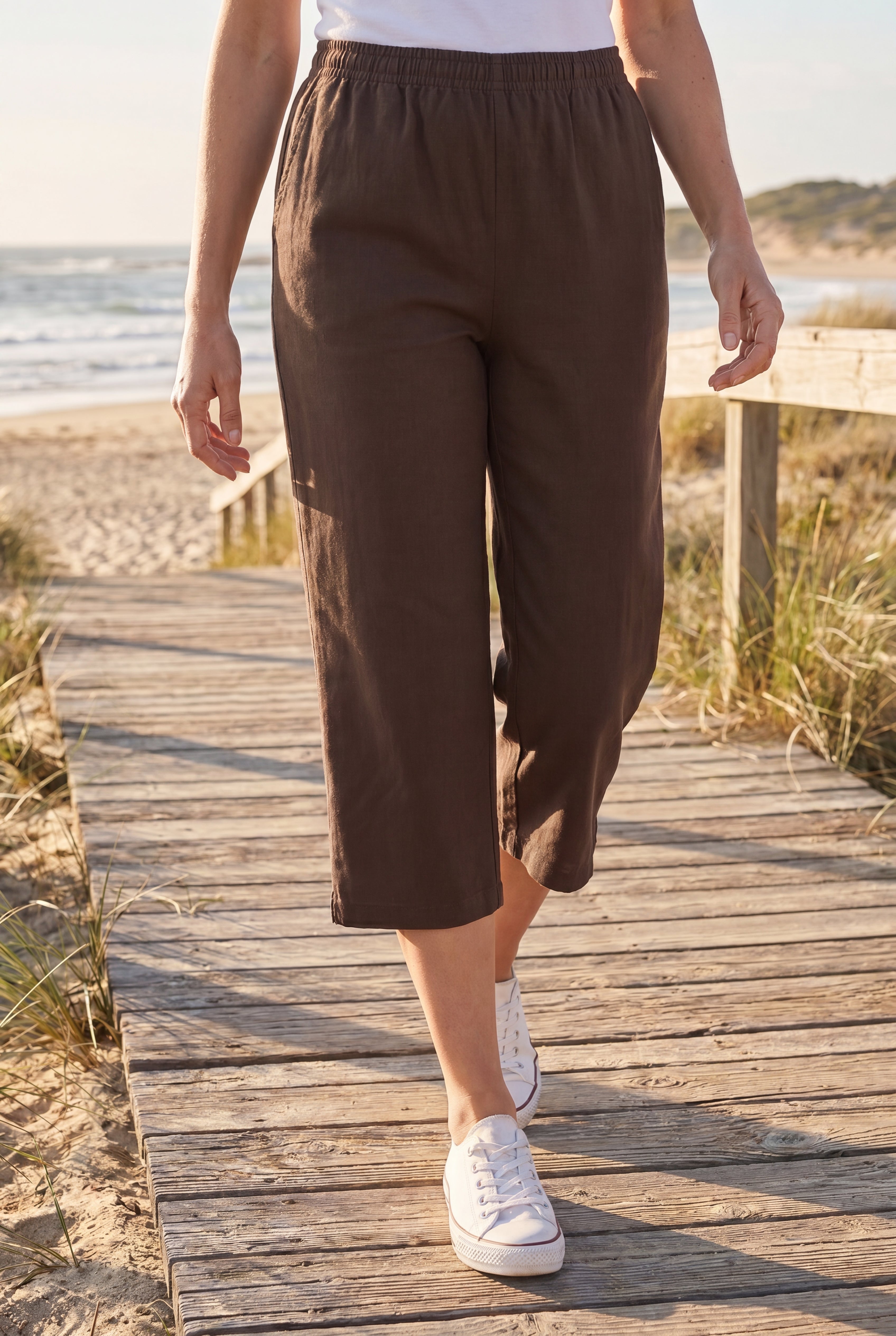 Fineline Stretch Denim Pull-On Capri Jeans image number 0