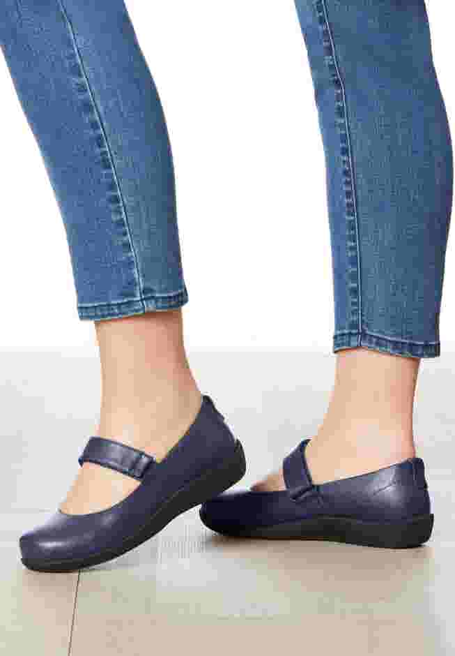 The Carla Mary Jane Flat  image number 5