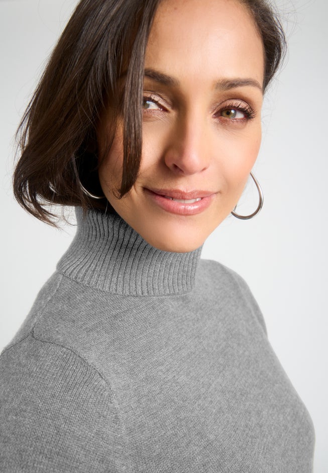 Carefree Cashmere Turtleneck image number 3