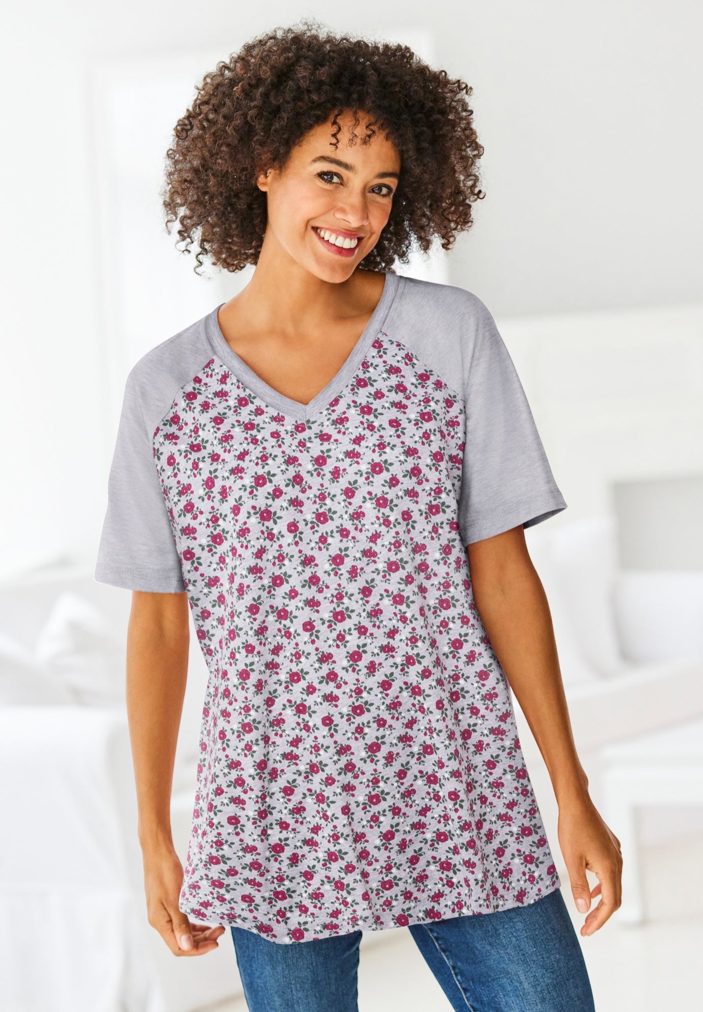 Elbow Sleeve V-Neck Baseball Tee image number 0