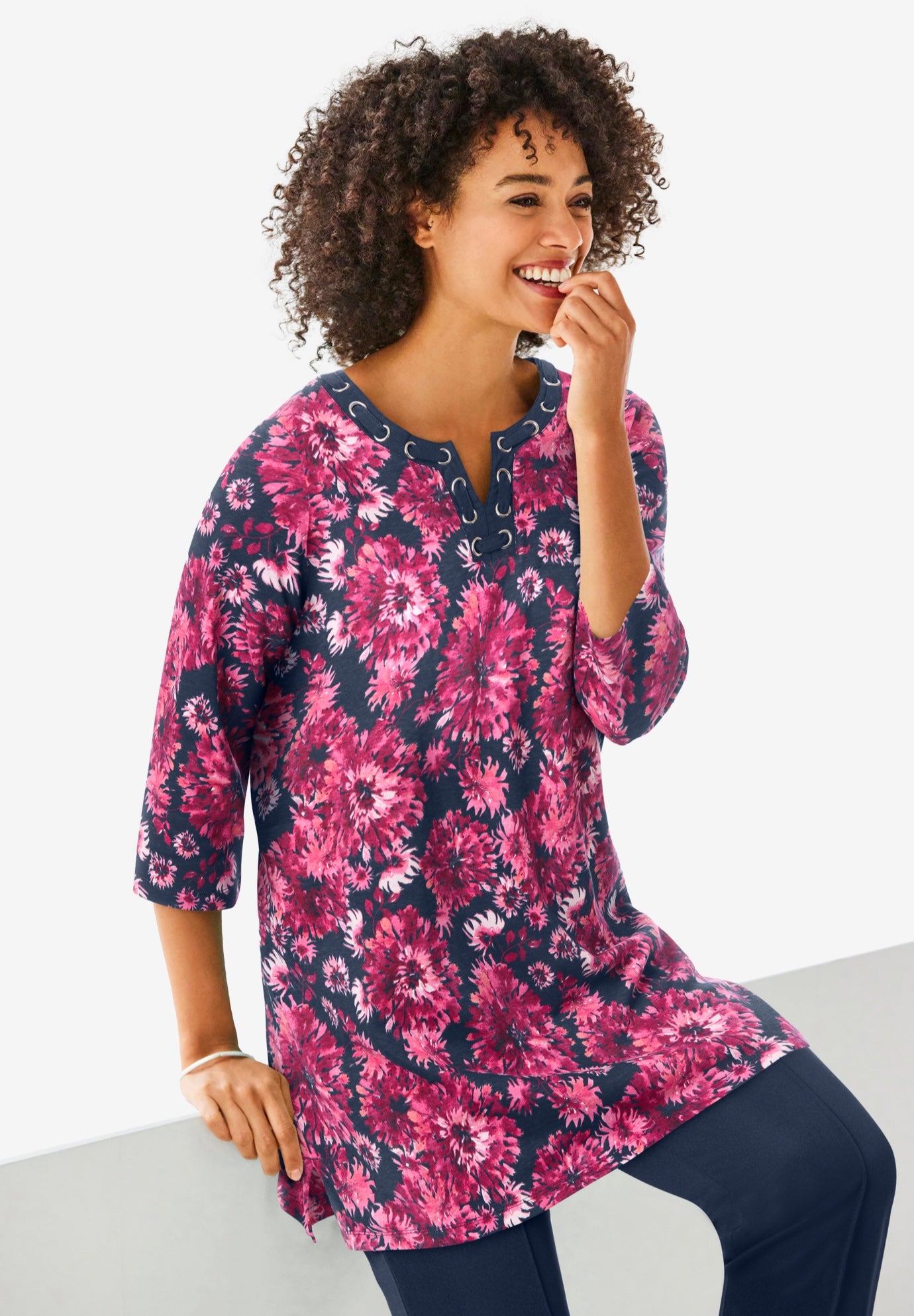 7-Day Three-Quarter Sleeve Grommet Notch Tunic image number 6