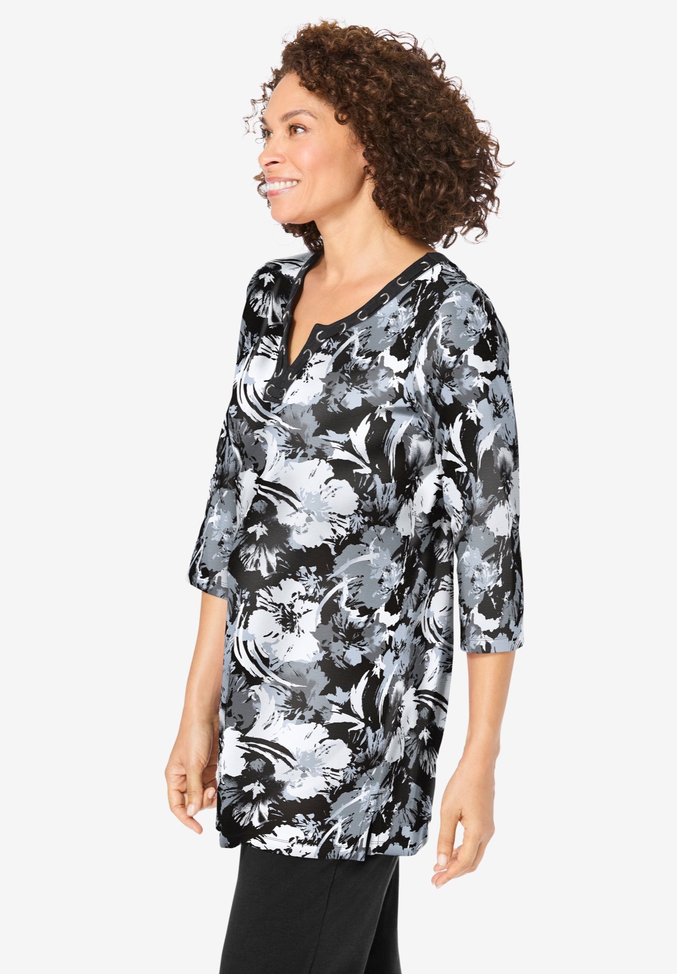 7-Day Three-Quarter Sleeve Grommet Notch Tunic image number 2
