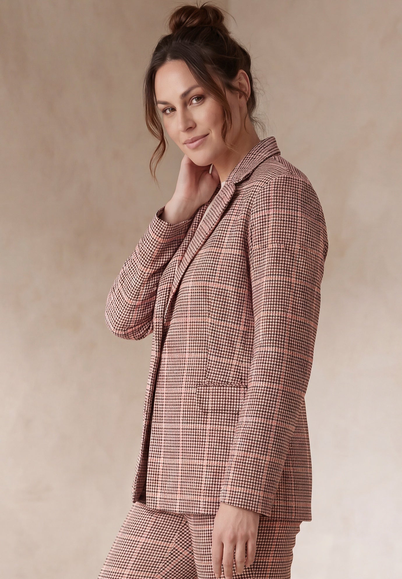 Bi-Stretch Shaped Blazer image number 1