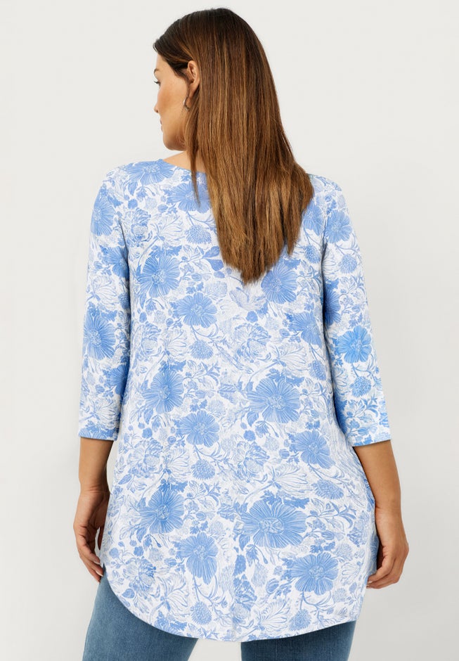 Stretch Knit Scoop Neck 3/4 Sleeve Curved Hem Tunic image number 1