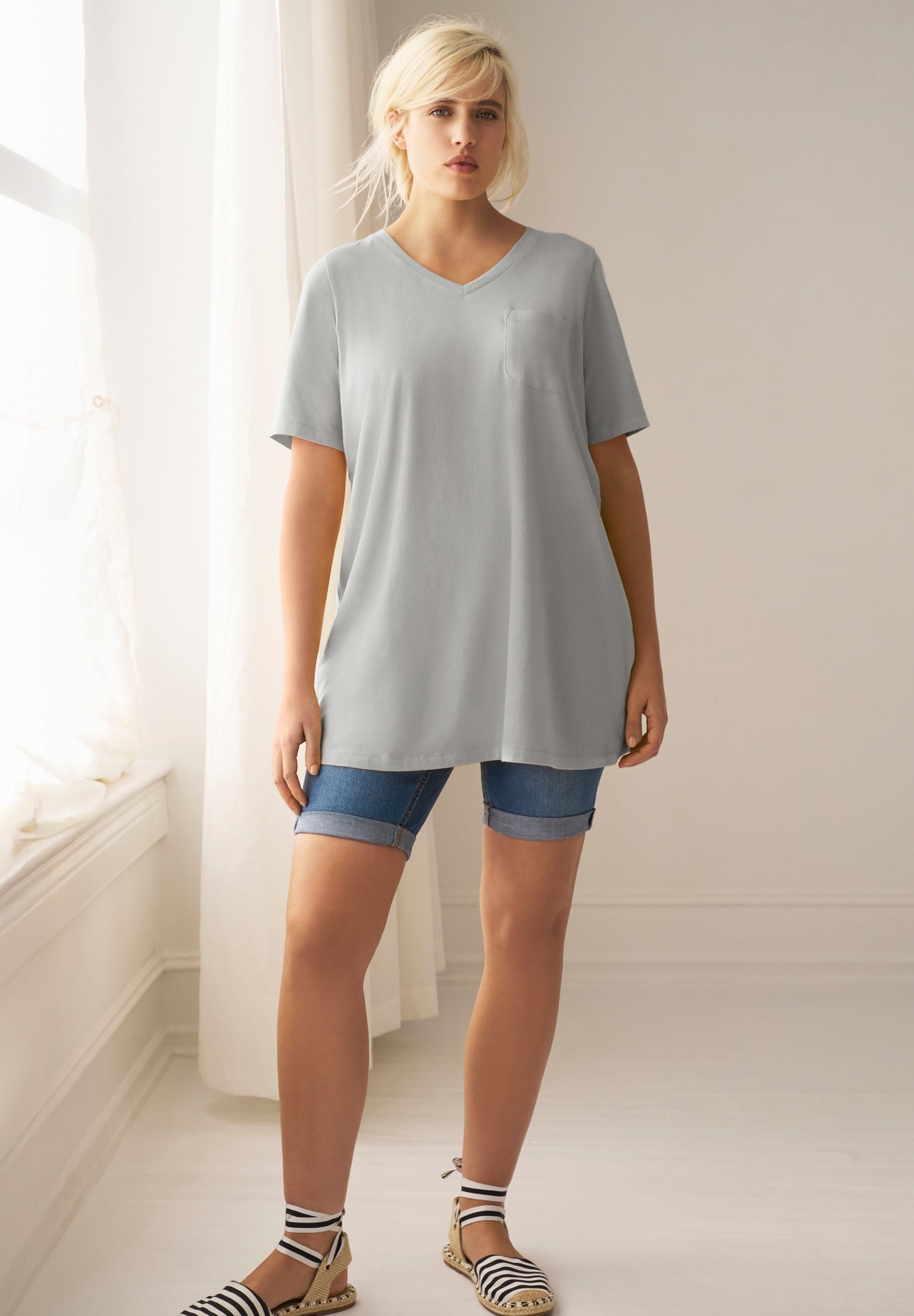 Stretch Knit V-neck Short Sleeve Chest Pocket Tunic image number 0