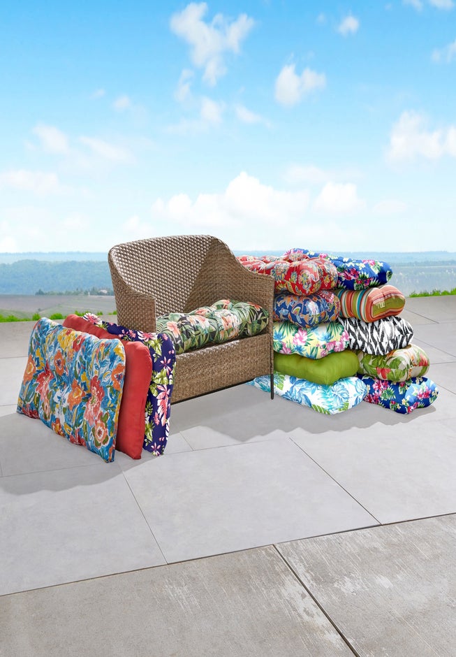 BH Performance Fabric Tufted Wicker Settee Cushion image number 1