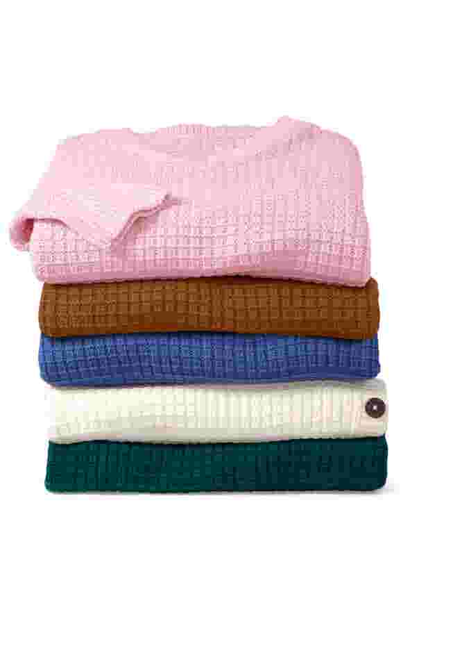 Side Button V-Neck Waffle Knit Sweater image number 3