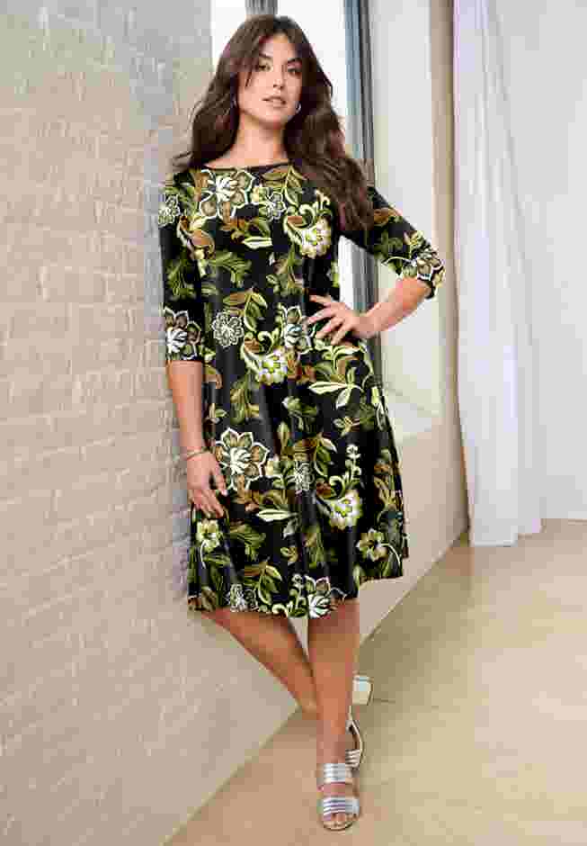 Plus Size 3/4 Sleeve Boatneck Swing Dress image number 4
