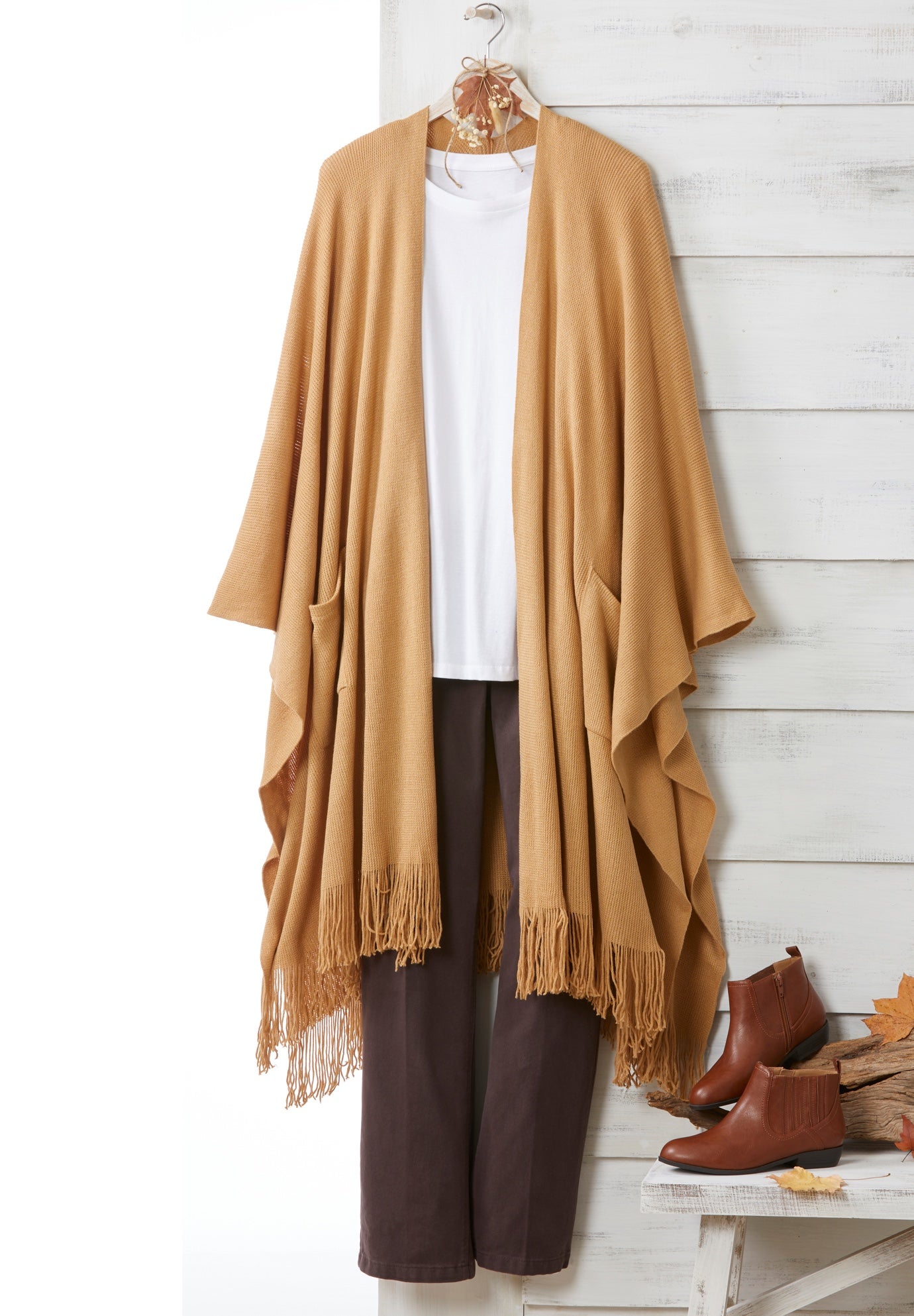 Fringed Cape image number 4