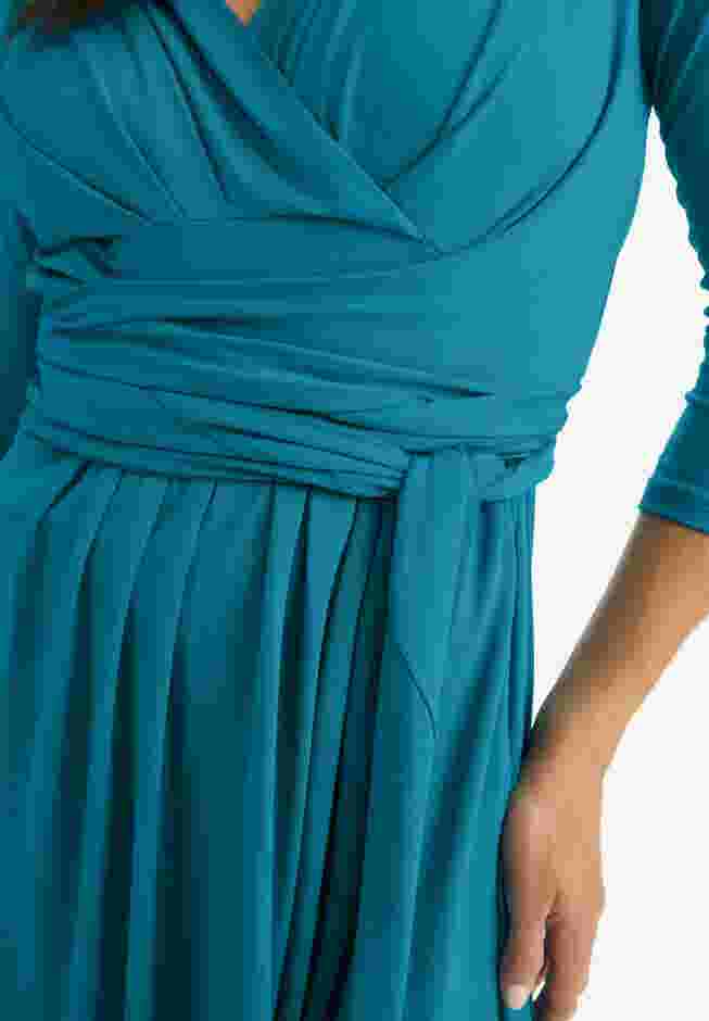 Sweetheart Wrap Midi Dress image number 3