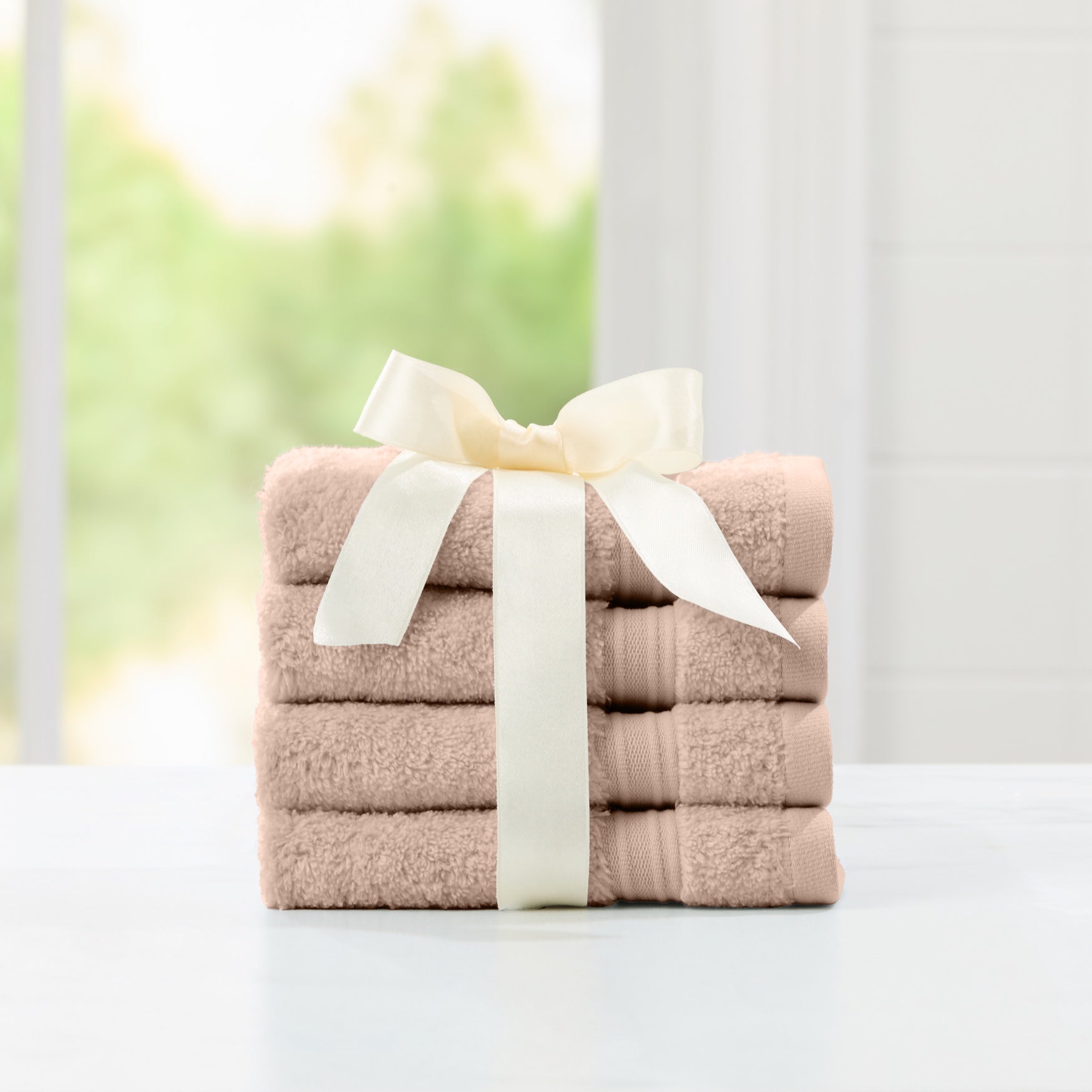 Amore Plush Wash Cloth 4-PC Set image number 0