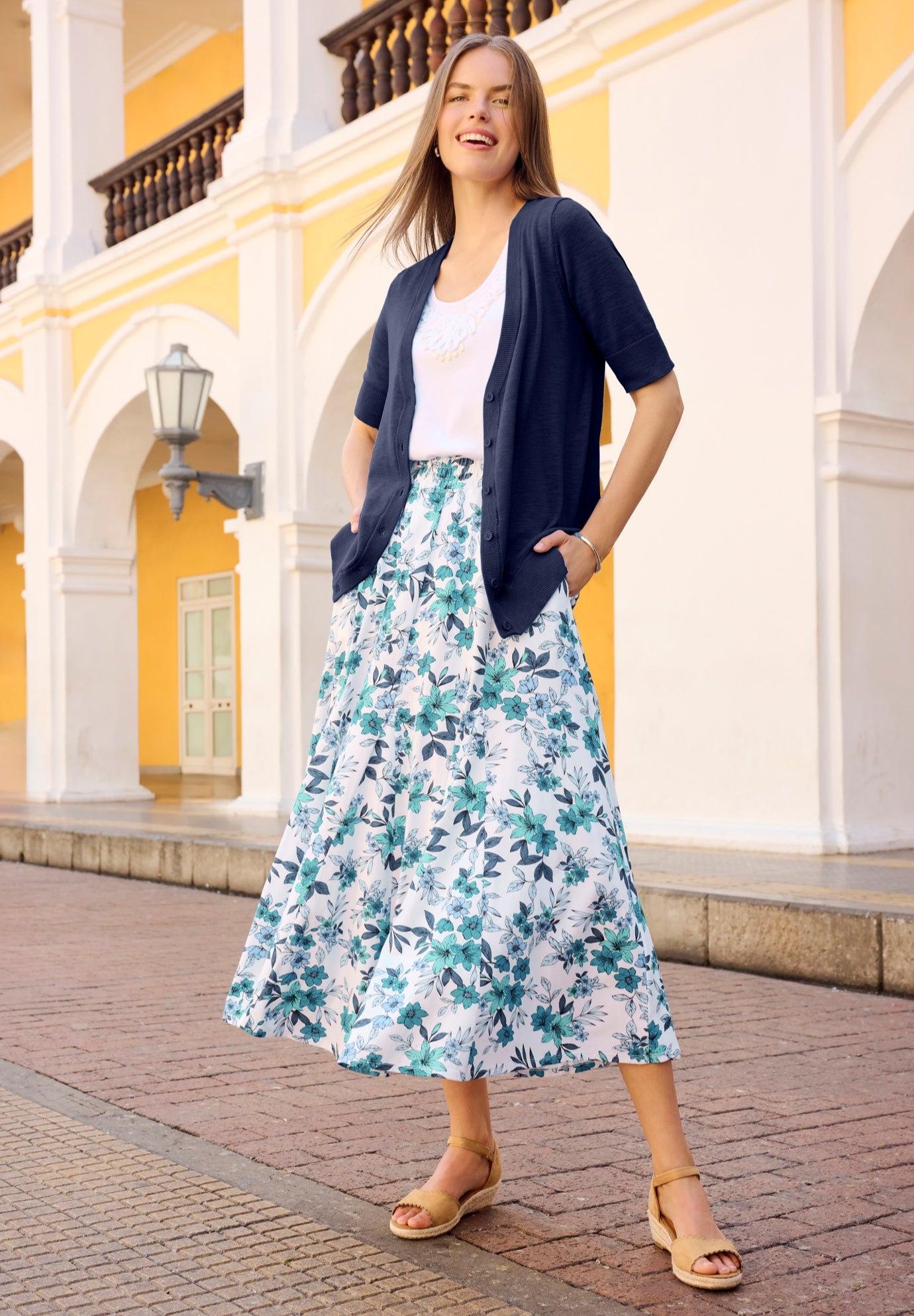 Wide Elastic Waist Skirt image number 6