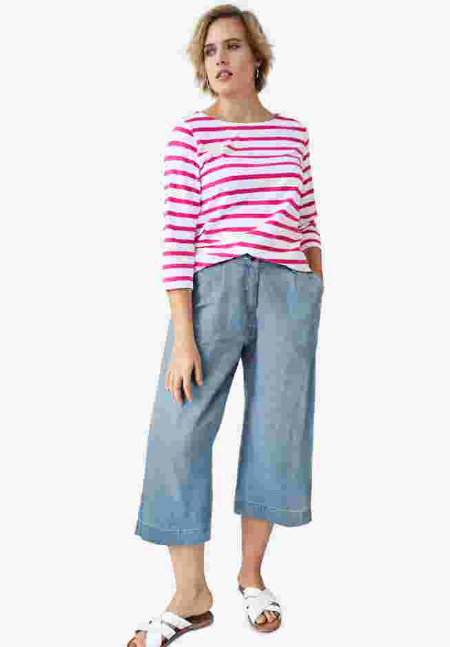 Lightweight Wide-Leg Crop Jeans image number 0