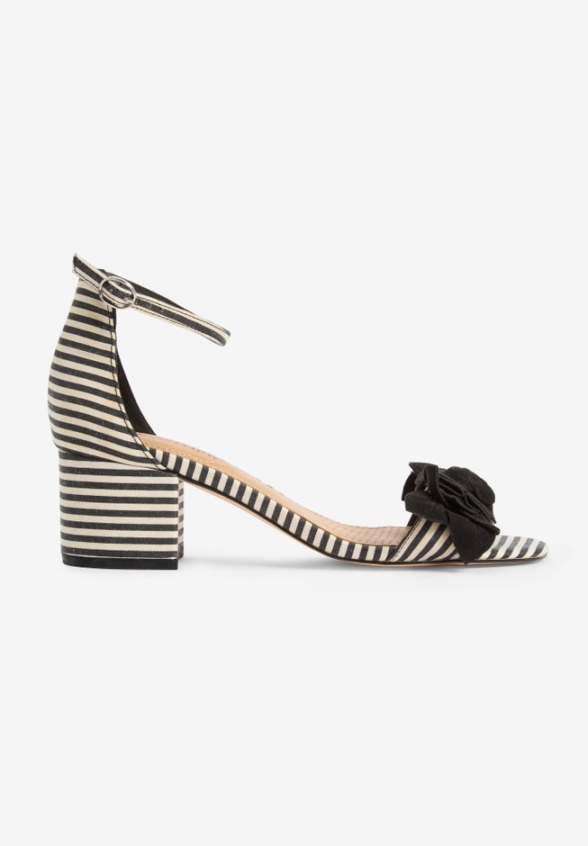 The Ona Sandal image number 3