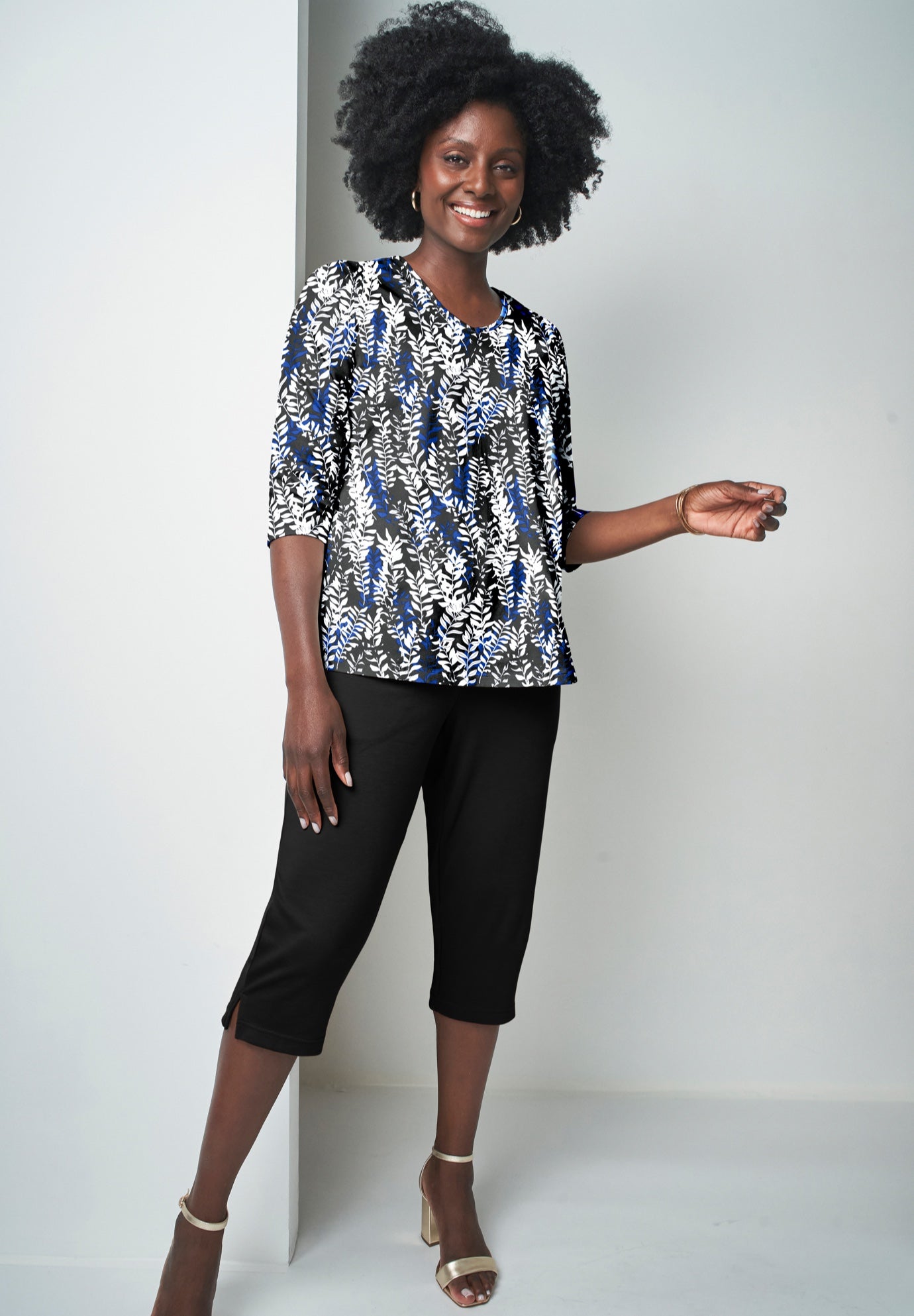 Stretch Cotton V-Neck Tee image number 0