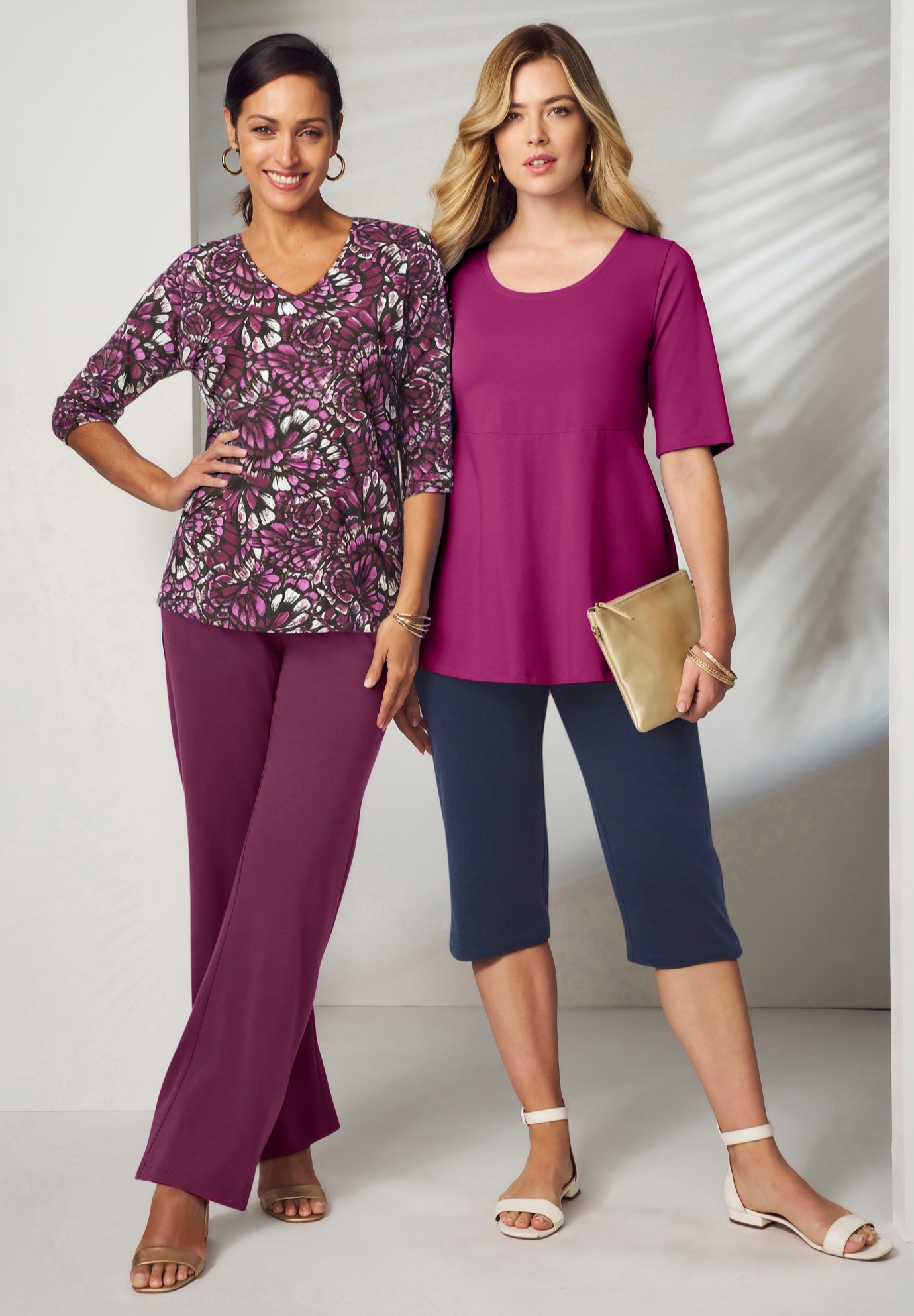 Stretch Cotton V-Neck Tee image number 3