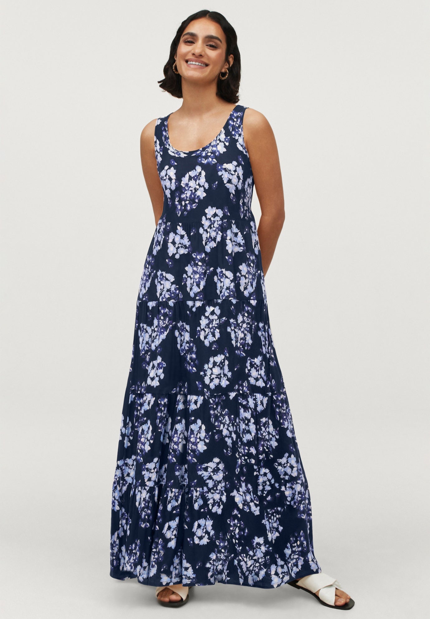 Stretch Knit Scoop Neck Sleeveless Tiered Maxi Dress image number 0