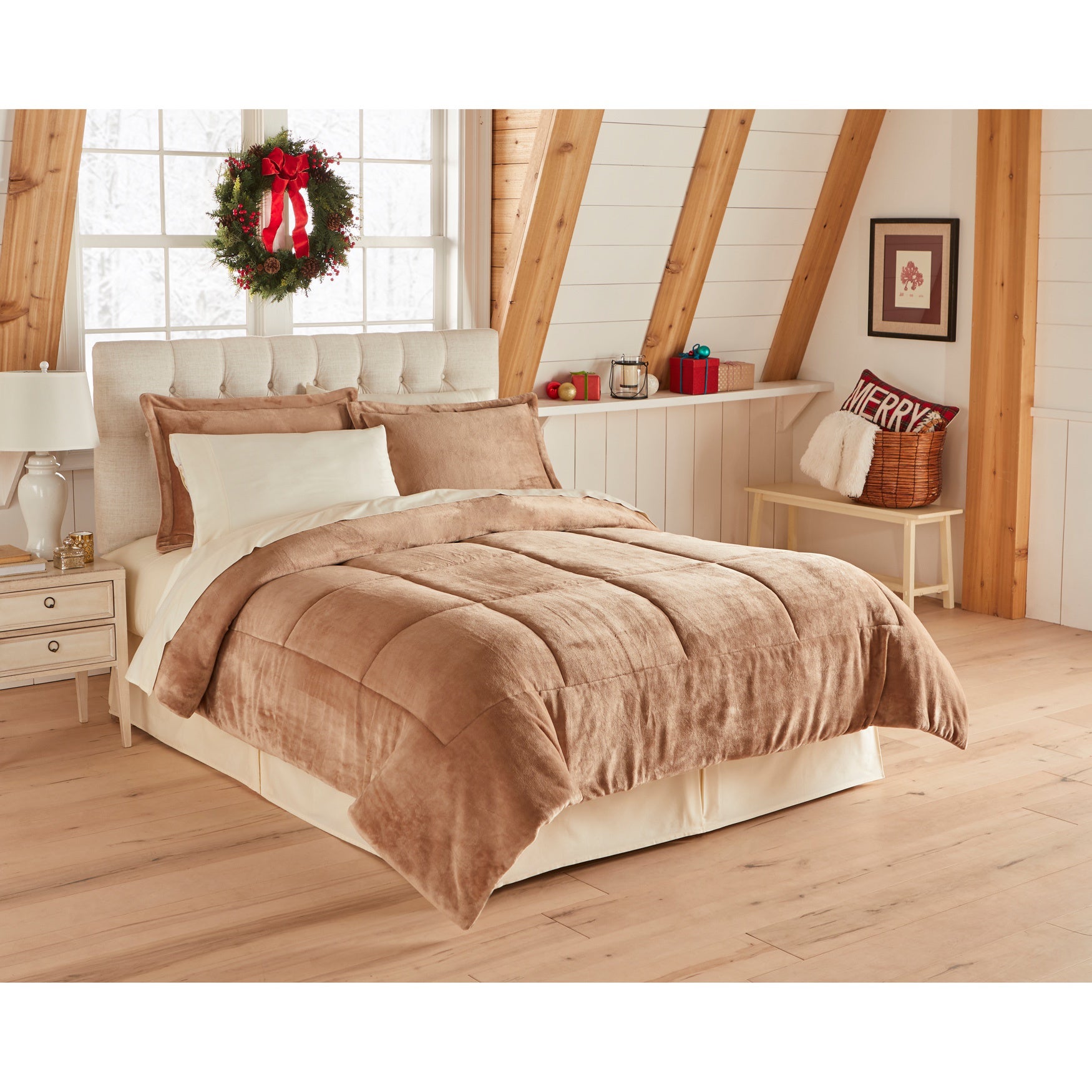 BH Studio Microfleece Comforter image number 0