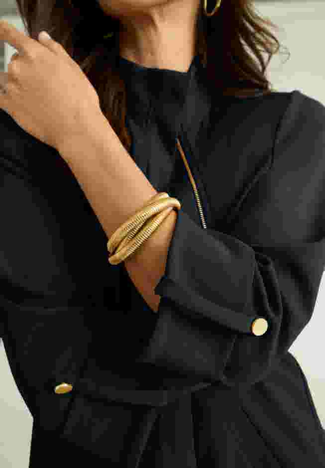 Knit Crepe Winged Collar Set image number 4