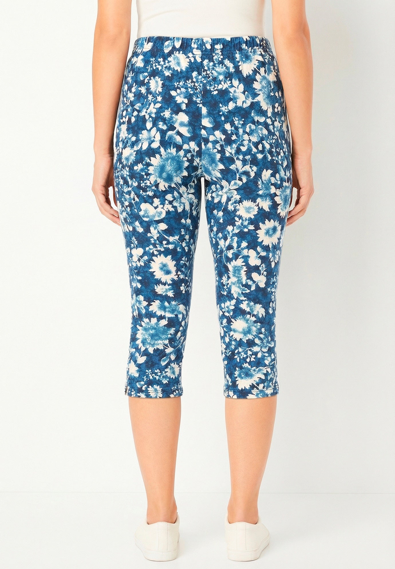 Stretch-Cotton Knit Pull-On Printed Pocket Capri Leggings image number 1