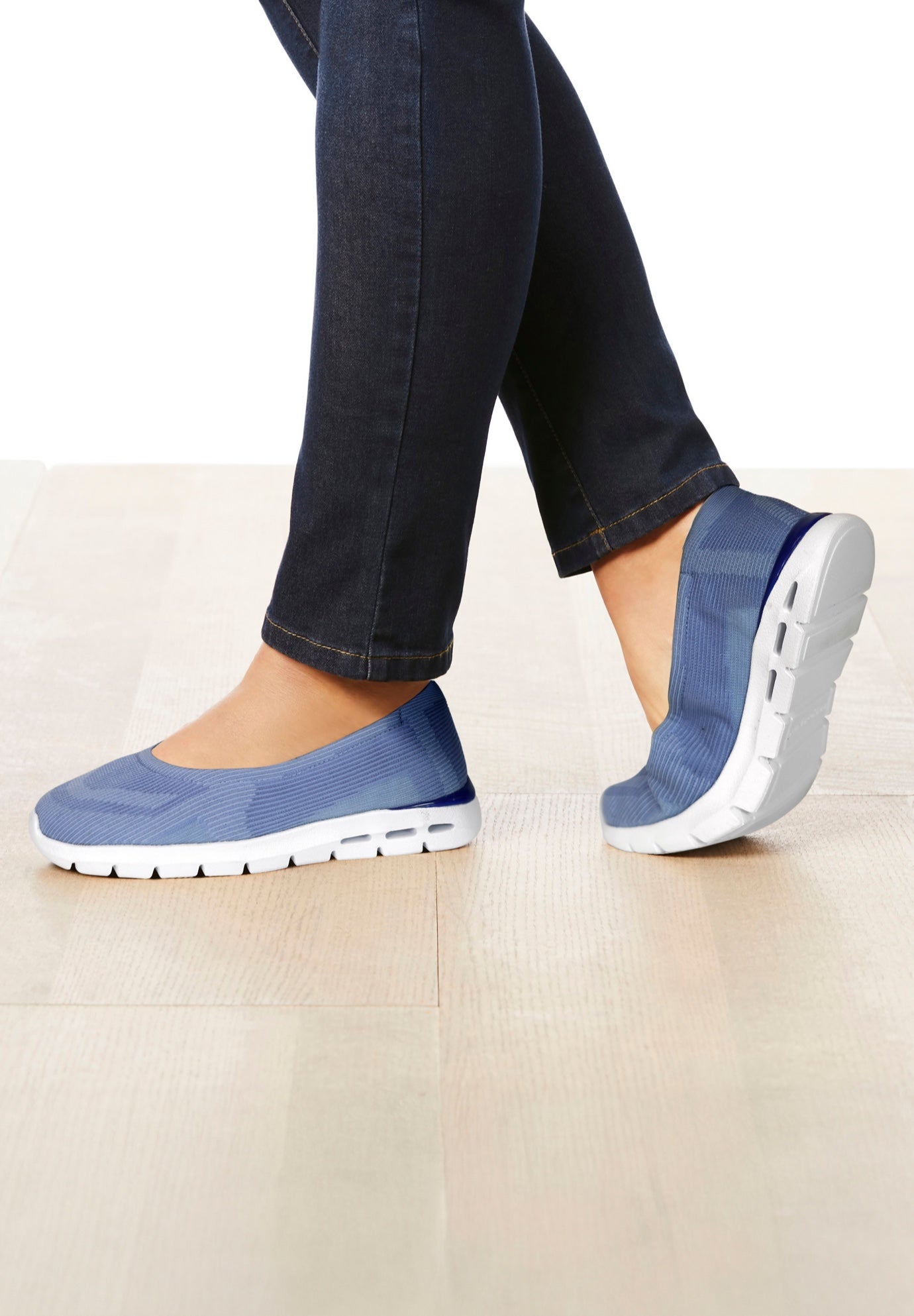 The Noemi SOEASY™ Slip On Sneaker image number 8