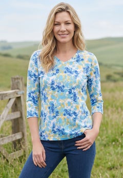 Perfect Printed Three-Quarter Sleeve V-Neck Tee