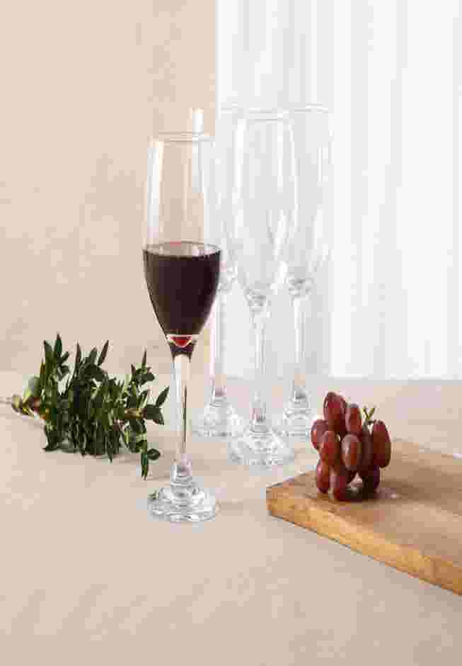 Set of 4 Bellinni Red Wine Glasses image number 0