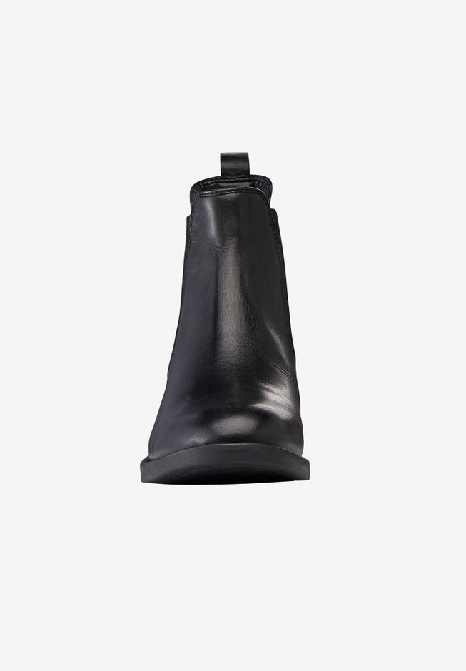 Leather Chelsea Boots image number 5