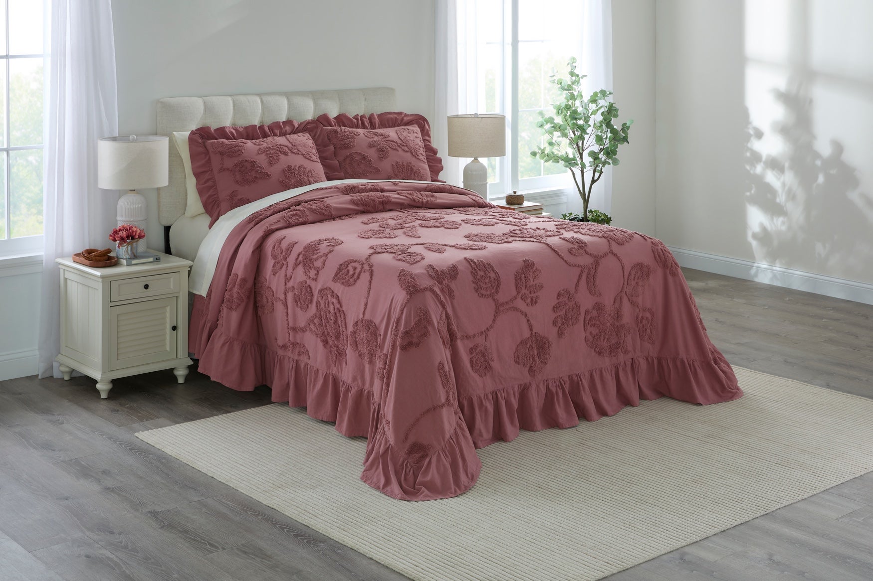Garden Ruffle Bedspread Set image number 0