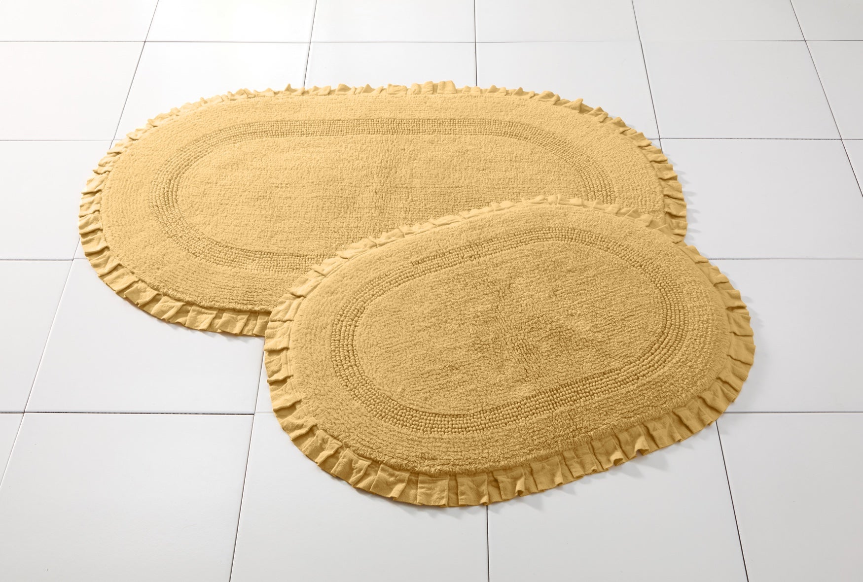 Oval Ruffle Bath Rug image number 1
