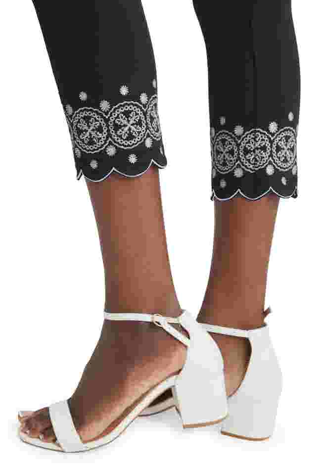 Everyday Stretch Cotton Capri Legging image number 3