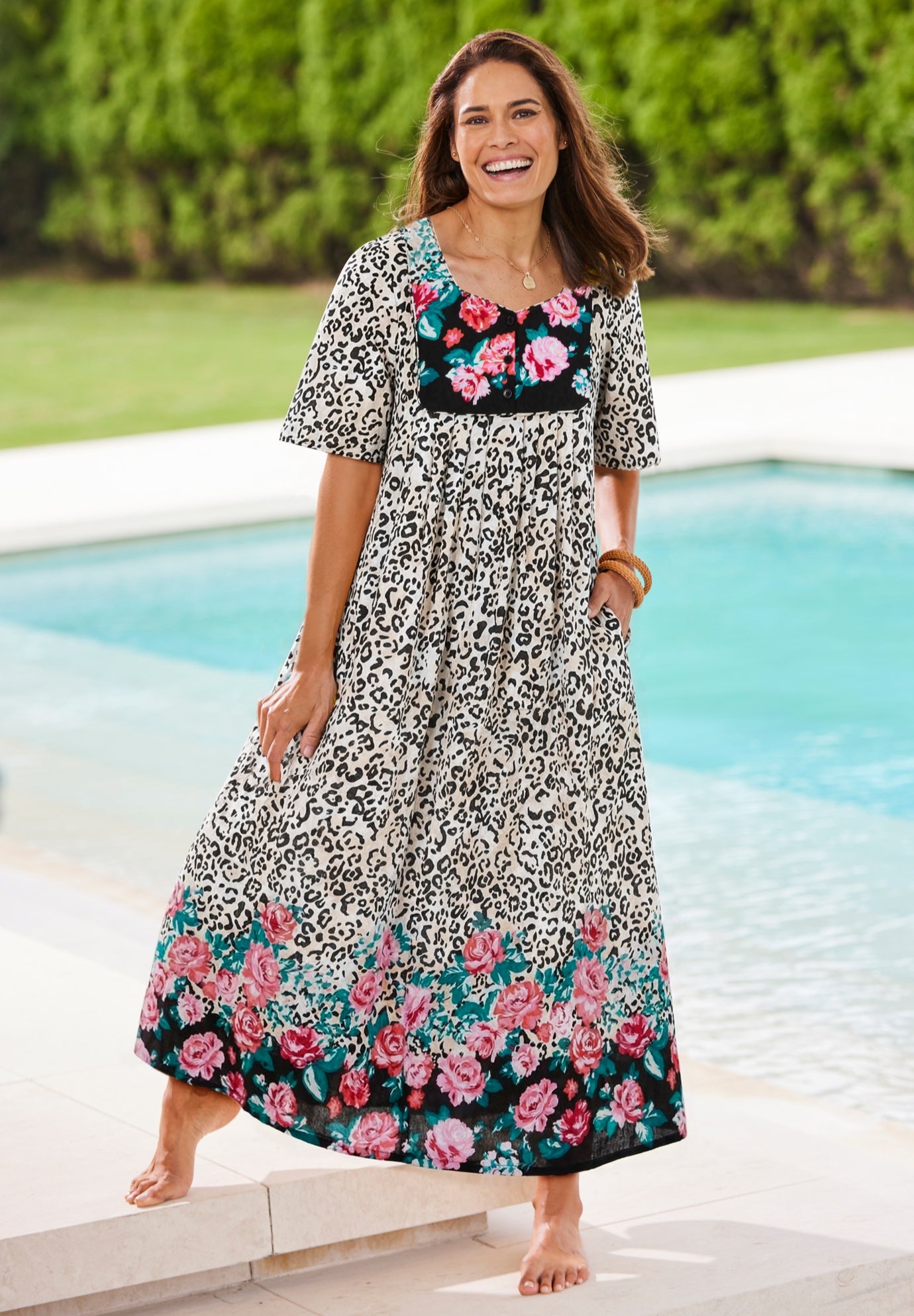 Bib Front Lounger image number 0