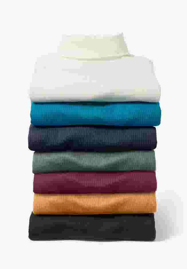 Ribbed Short Sleeve Turtleneck image number 2