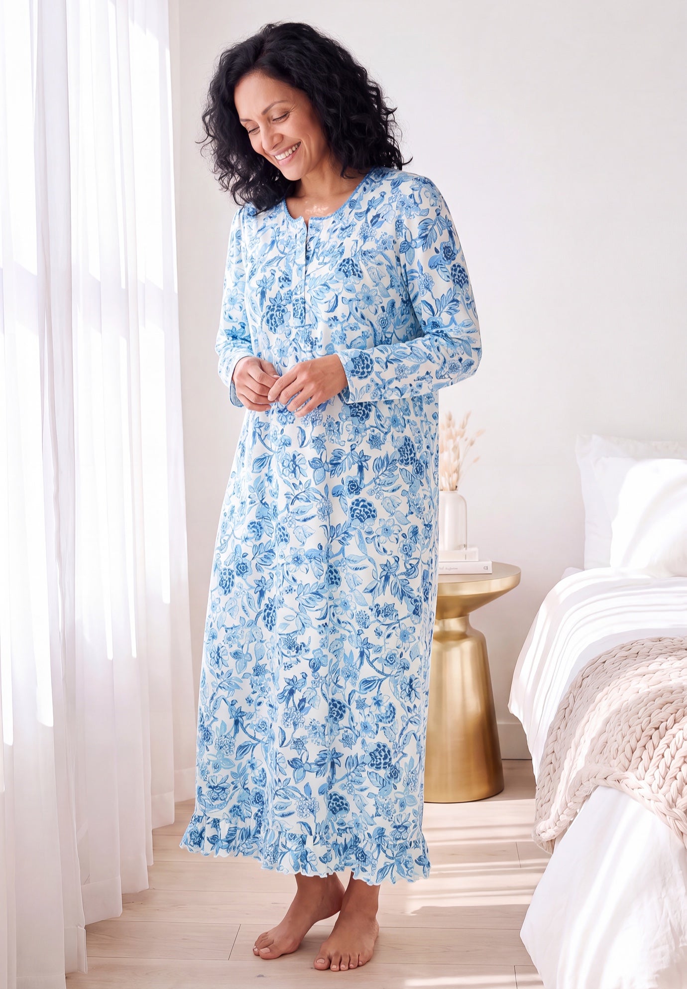 Long-Sleeve Gown image number 4