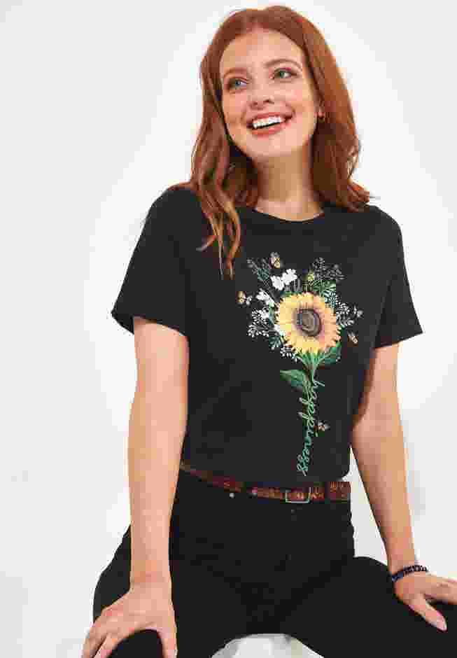 Stretch Cotton Graphic Tee image number 0