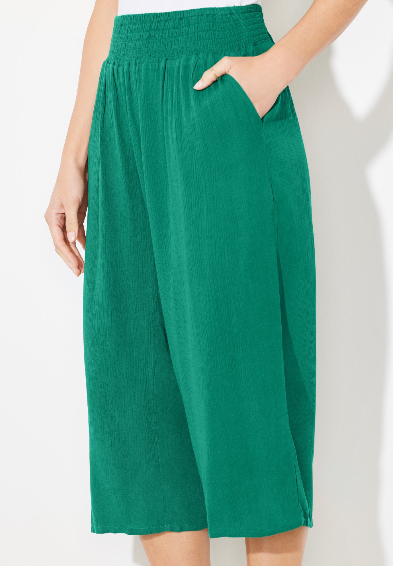 Gauze Pull-On Capri image number 4