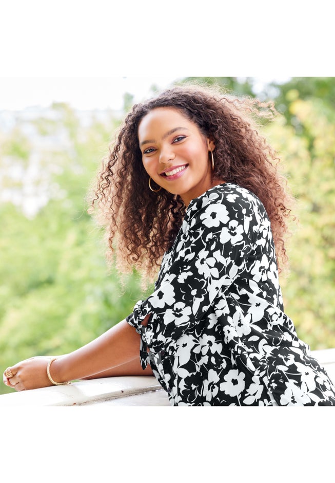 Georgette Buttonfront Tie Sleeve Cafe Blouse image number 4