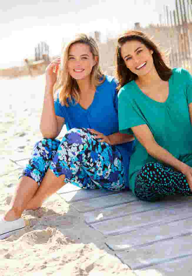 Stretch-Cotton Knit Pull-On Printed Capri Leggings image number 3