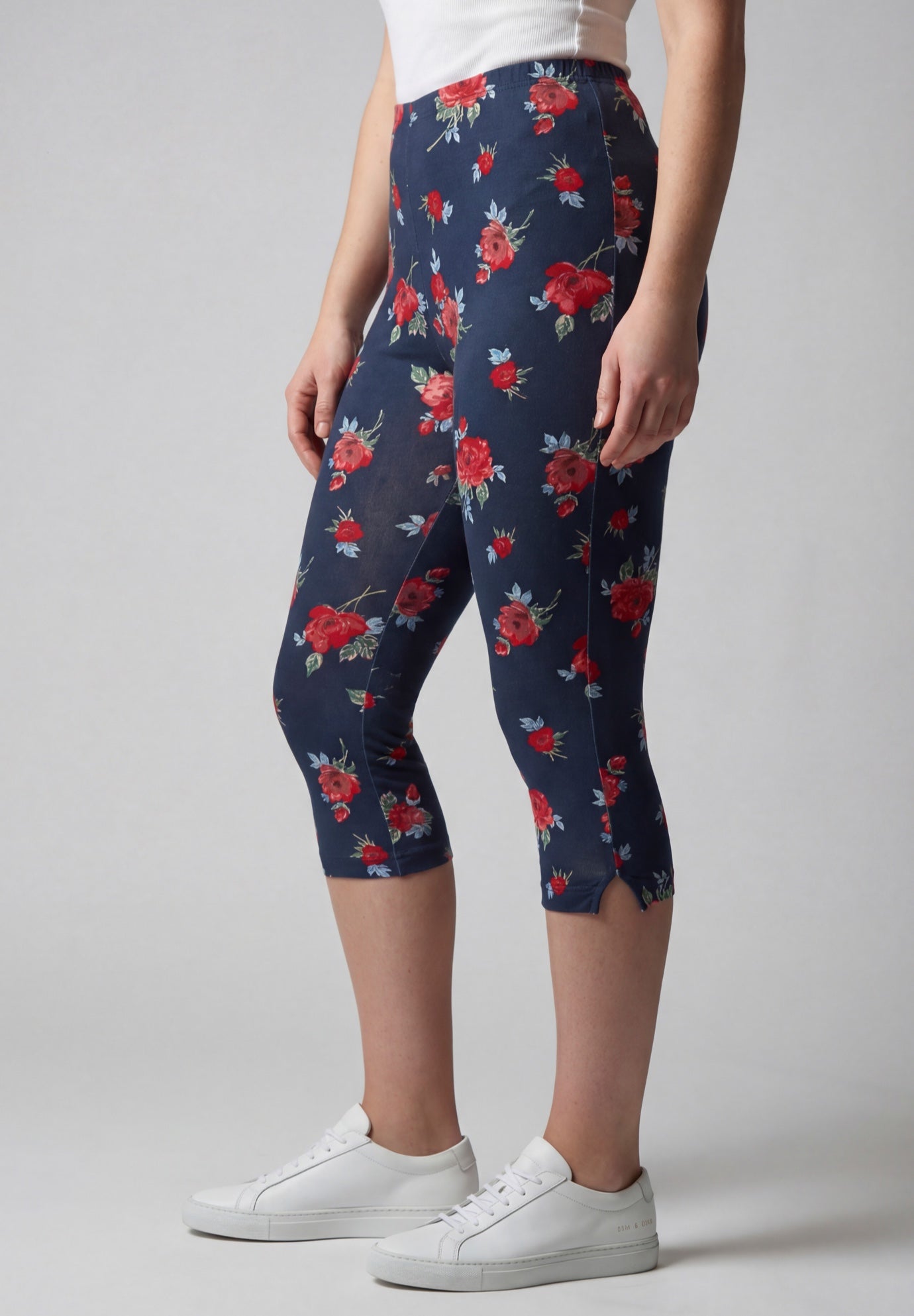 Stretch-Cotton Knit Pull-On Printed Capri Leggings image number 1