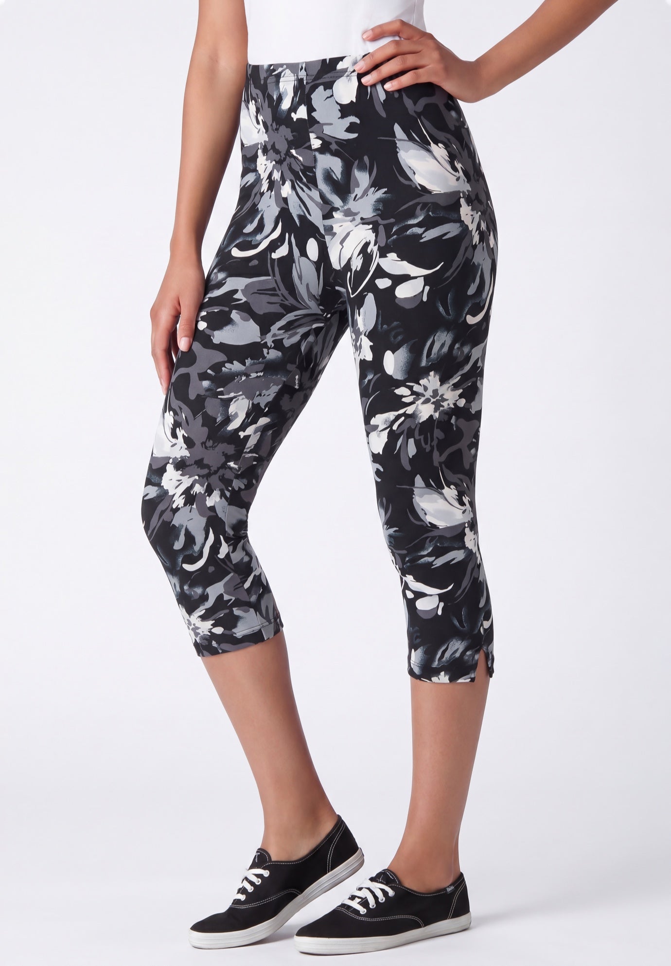 Stretch-Cotton Knit Pull-On Printed Capri Leggings image number 0