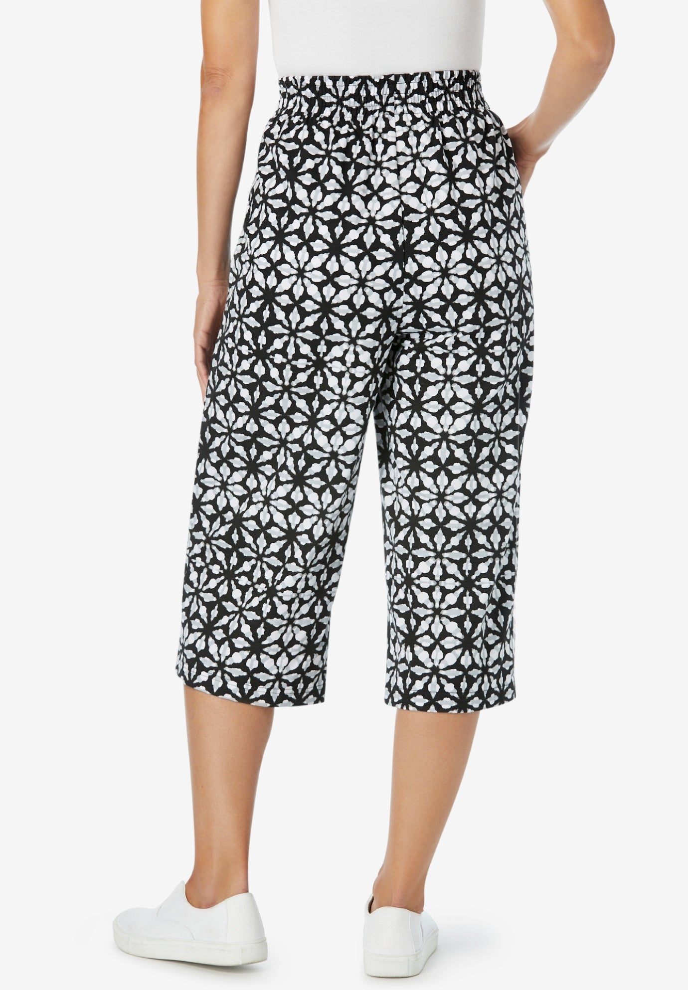 Elastic-Waist Pull-On Knit Pocket Capri Pants image number 2