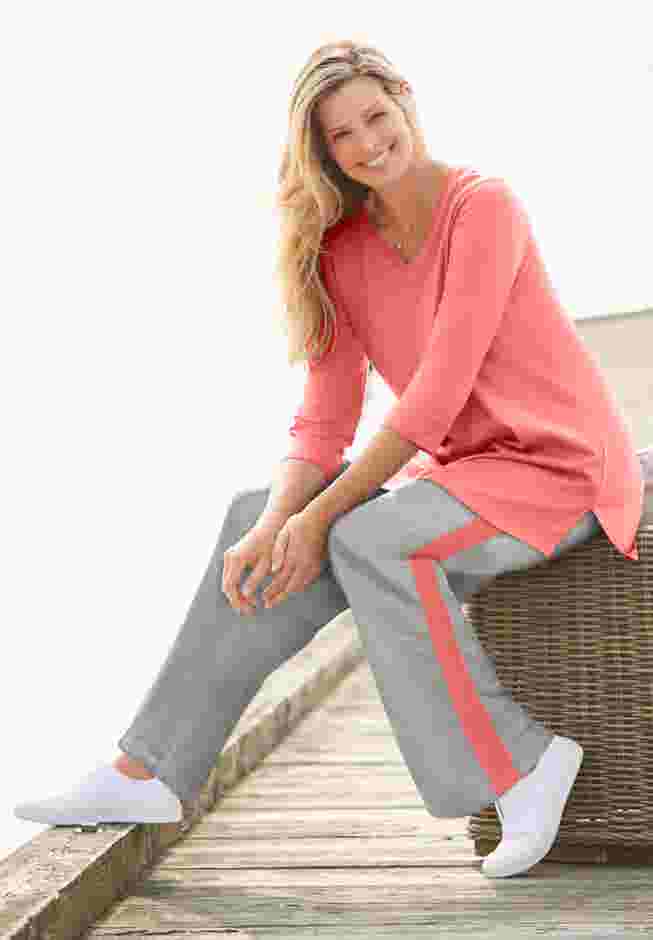 Perfect Three-Quarter Sleeve V-Neck Tunic image number 0