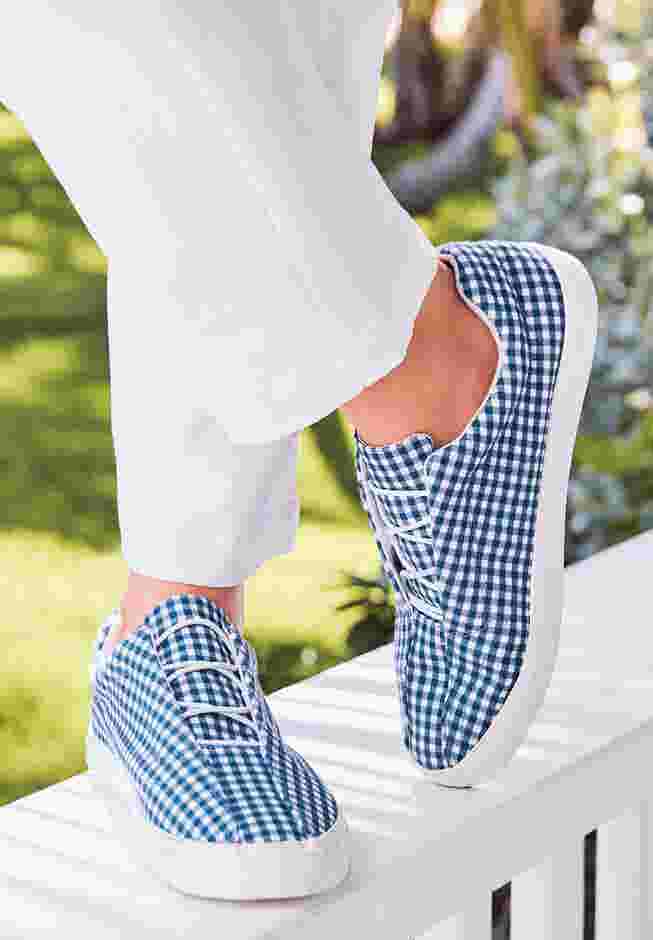 The Bungee Slip On Sneaker image number 8