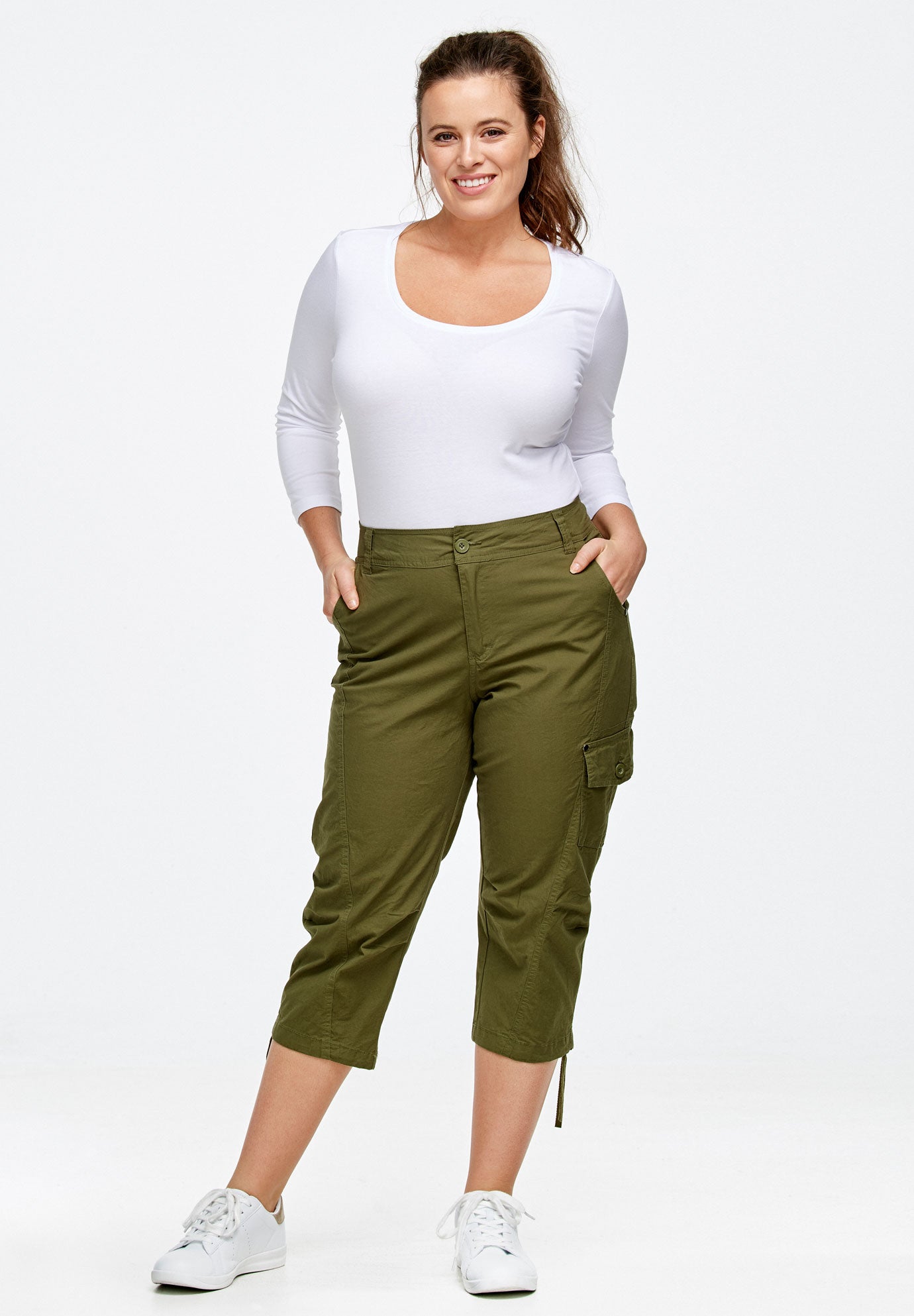 Mid-Rise Stretch Cotton Cargo Capris image number 0