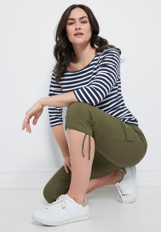 Stretch Cargo Capris by ellos® image number 3