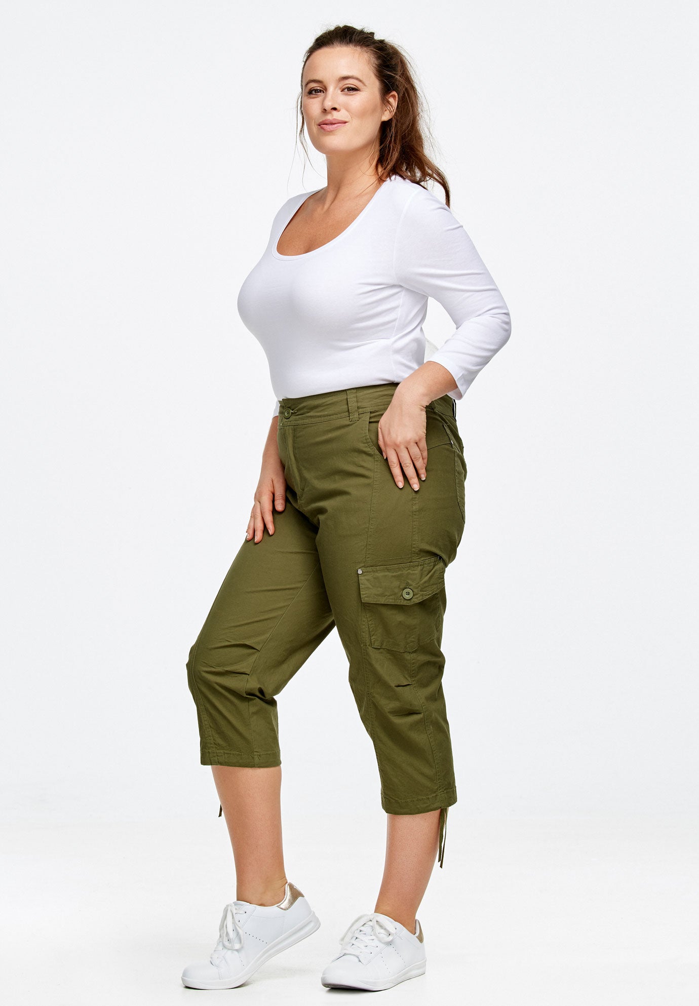 Stretch Cargo Capris by ellos® image number 4