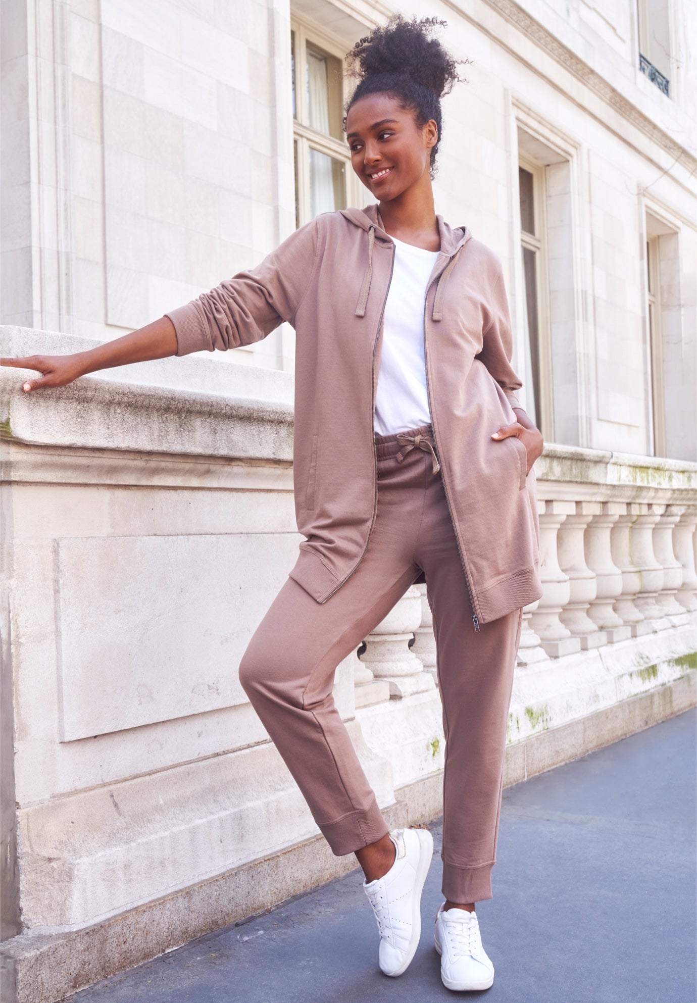 French Terry Drawstring Elastic Waistband Jogger image number 0